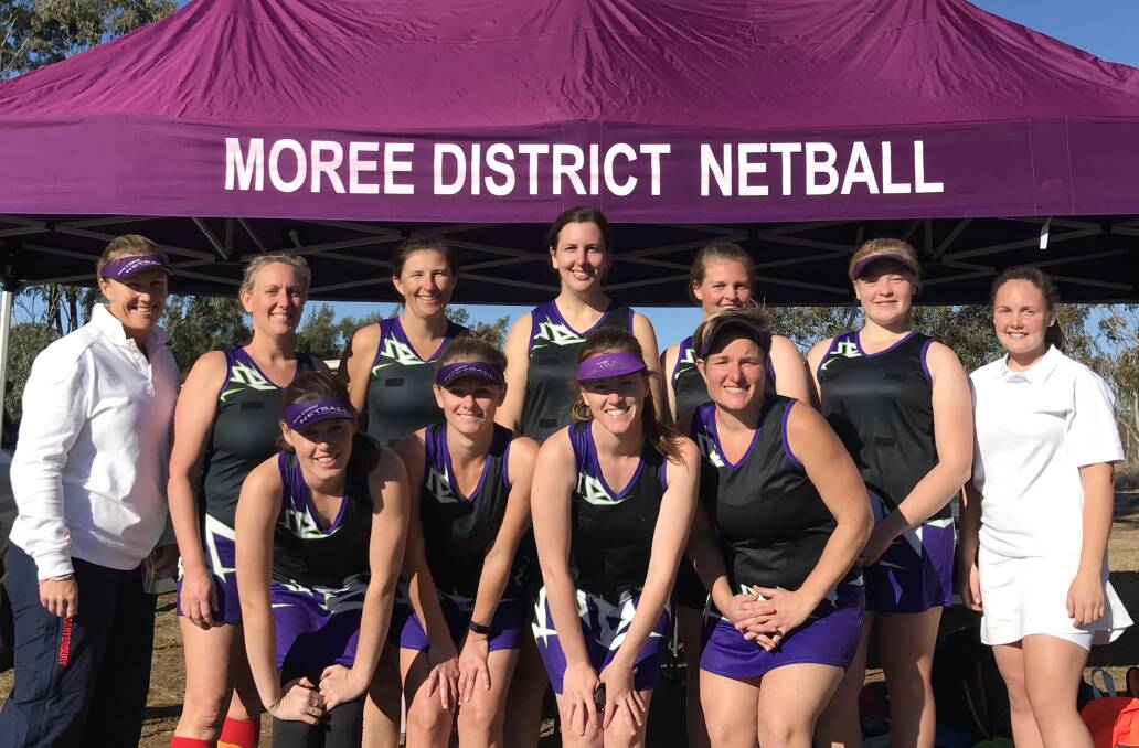 Umpires Dimity Boydell and Dakota Ayre (in white) with the 2017 team Tina Macey, Ange Coy, Annie Horton, Katie McMeniman, Claudia Turner, Hannah Brown, Melissa Everingham, Kathryn Minogue and Lauraine Fechner. 
