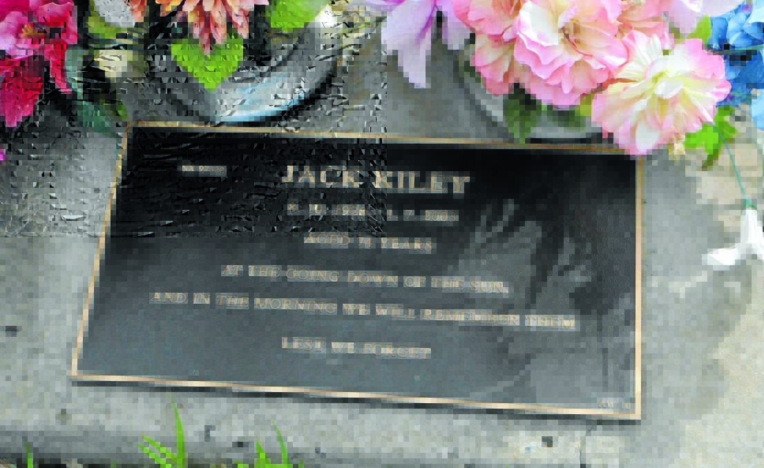 Alf Scott is finally able to see a plaque commemorating his mate and ex-serviceman Jack Kiley’s grave. 