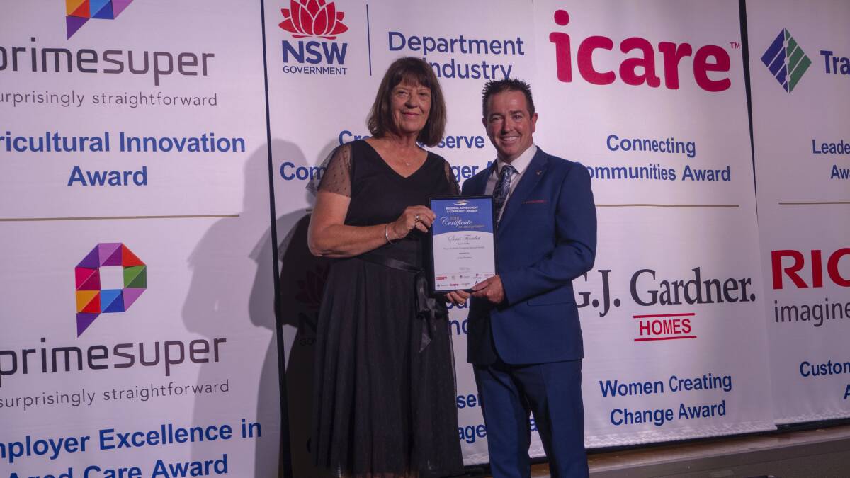 Linda Maidens was presented as a semi finalist in the prestigious Ricoh Australia Customer Service Award, by The Hon. Paul Toole MP, Minister for Lands and Forestry.