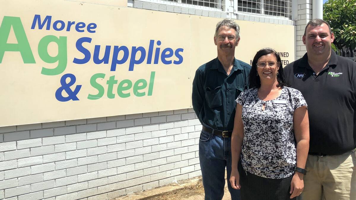 Moree Community College’s welding tutor Peter Koschmann and campus coordinator Catherine Davis thank Scott Antees from Moree Ag Supplies for his support of the weekend welding class which was especially aimed at drought-affected community members.