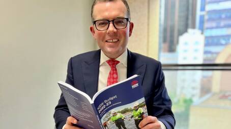MP Adam Marshall reviews the 2022-23 NSW Budget papers, following a record $636.52 million funding allocation for the electorate. 