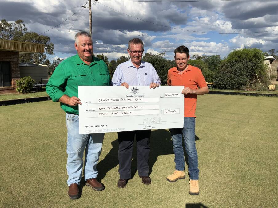 Member for Parkes Mark Coulton presented a $9,135 grant to Lyndon Mulligan (President) and Matthew Higham (Secretary) at the Croppa Creek Bowling Club on Tuesday 18 December.