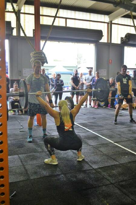 Cameron Rodgers and Heidi Dell competing in GTK Crossfit's throwdown in Moree.
