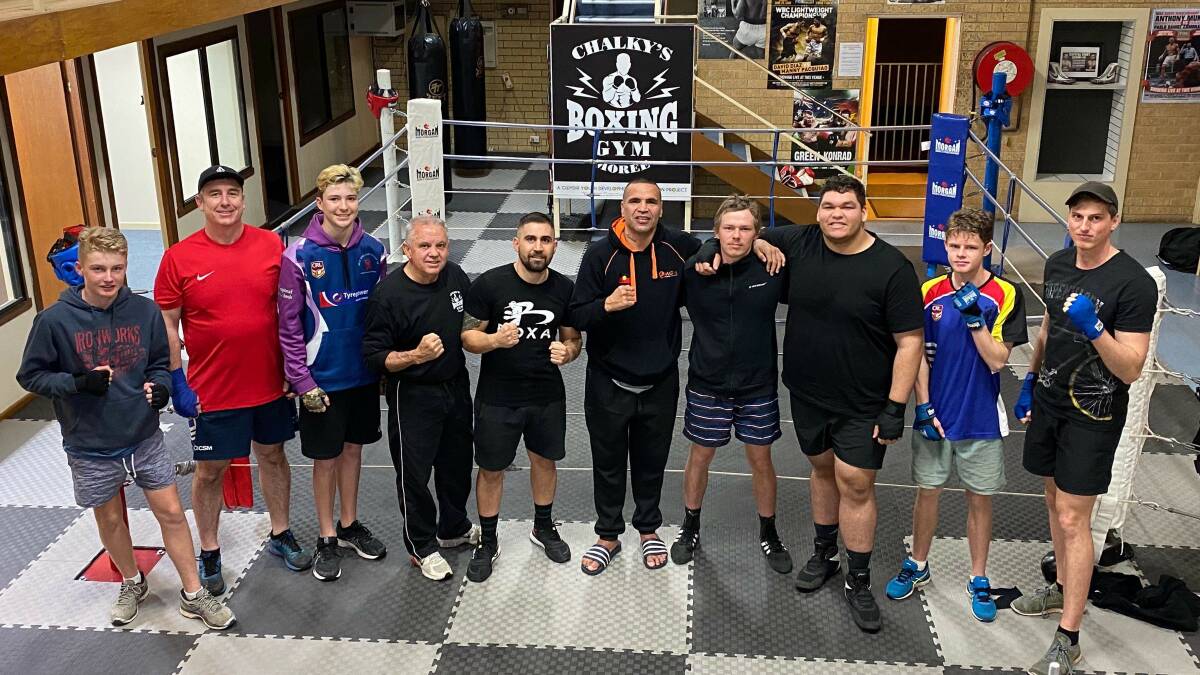 Anthony Mundine visited Chalky's Boxing Gym on Friday to share some of his wisdom and experience with Moree's young boxers. Photo: supplied.