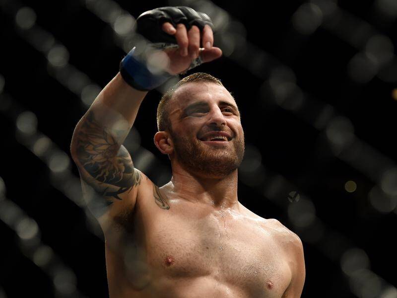 Alexander Volkanovski is eyeing a UFC featherweight title fight are surviving a health scare.