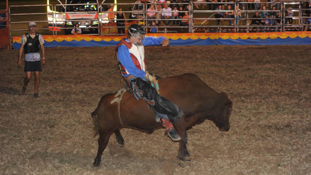 Mick Knight and Widow-maker in the novice bull ride.